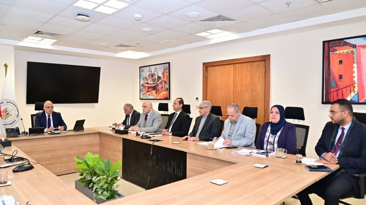 سويلم يتابع أعمال إزالة التعديات على مجرى نهر النيل وأراضي طرح النهر بقطاع (شبرا - حلوان)