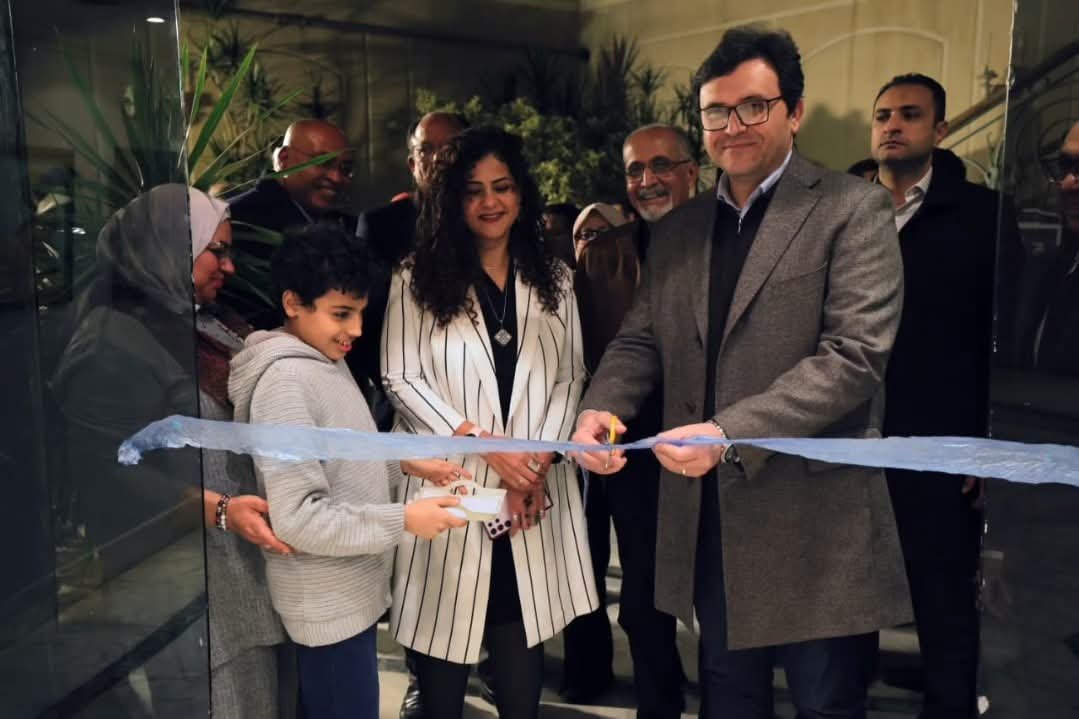 وزير الثقافة يفتتح المعرض الاستعادي "الحياة… الحب… الموت" 