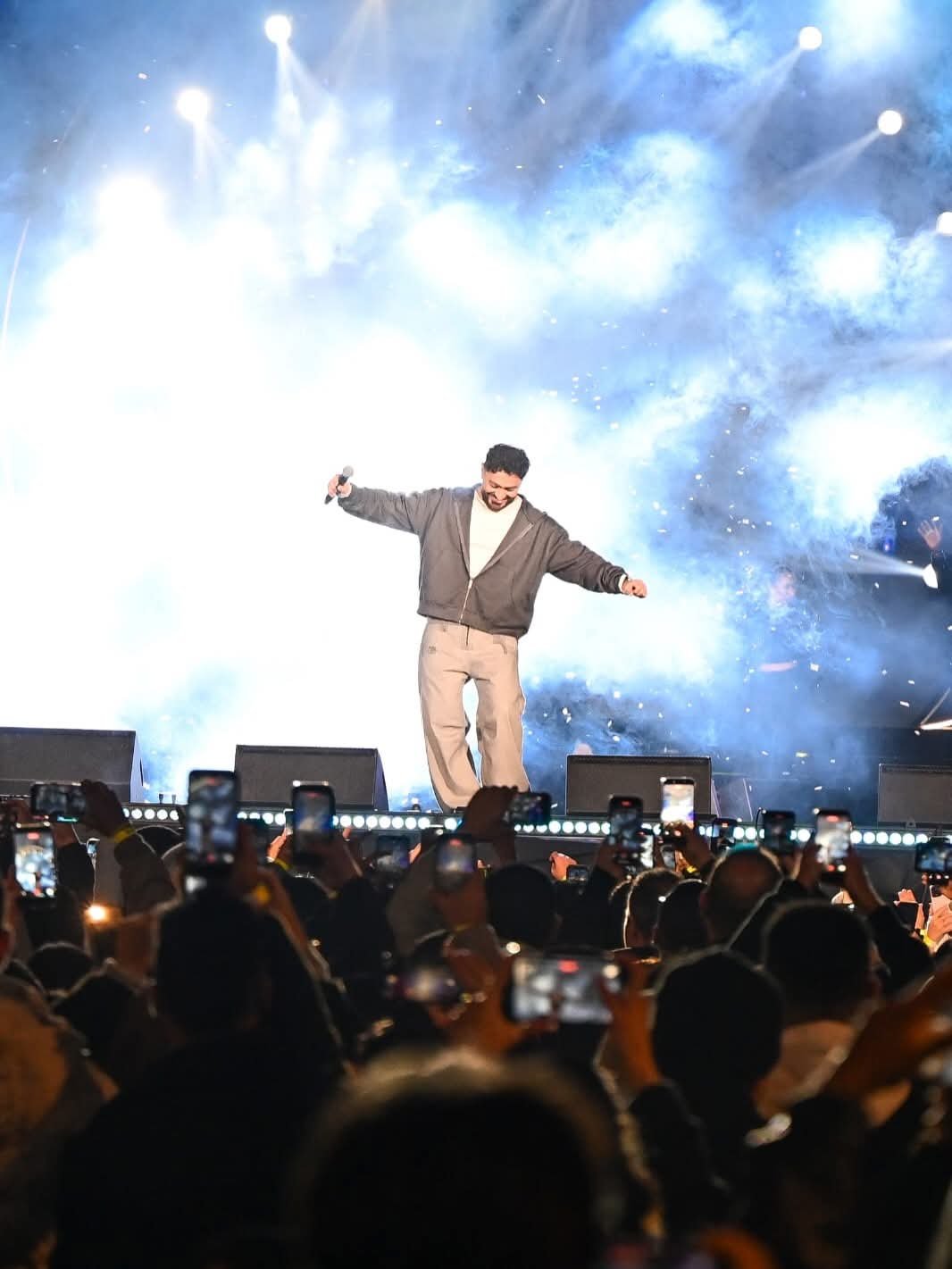 تامر حسني يتألق بأضخم حفلات مهرجان شتاء مدينتي