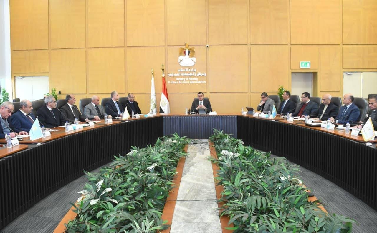 الشربيني يتابع مستجدات منطقة الأعمال المركزية بالعاصمة الجديدة.. وأبراج وبحيرات “داون تاون”