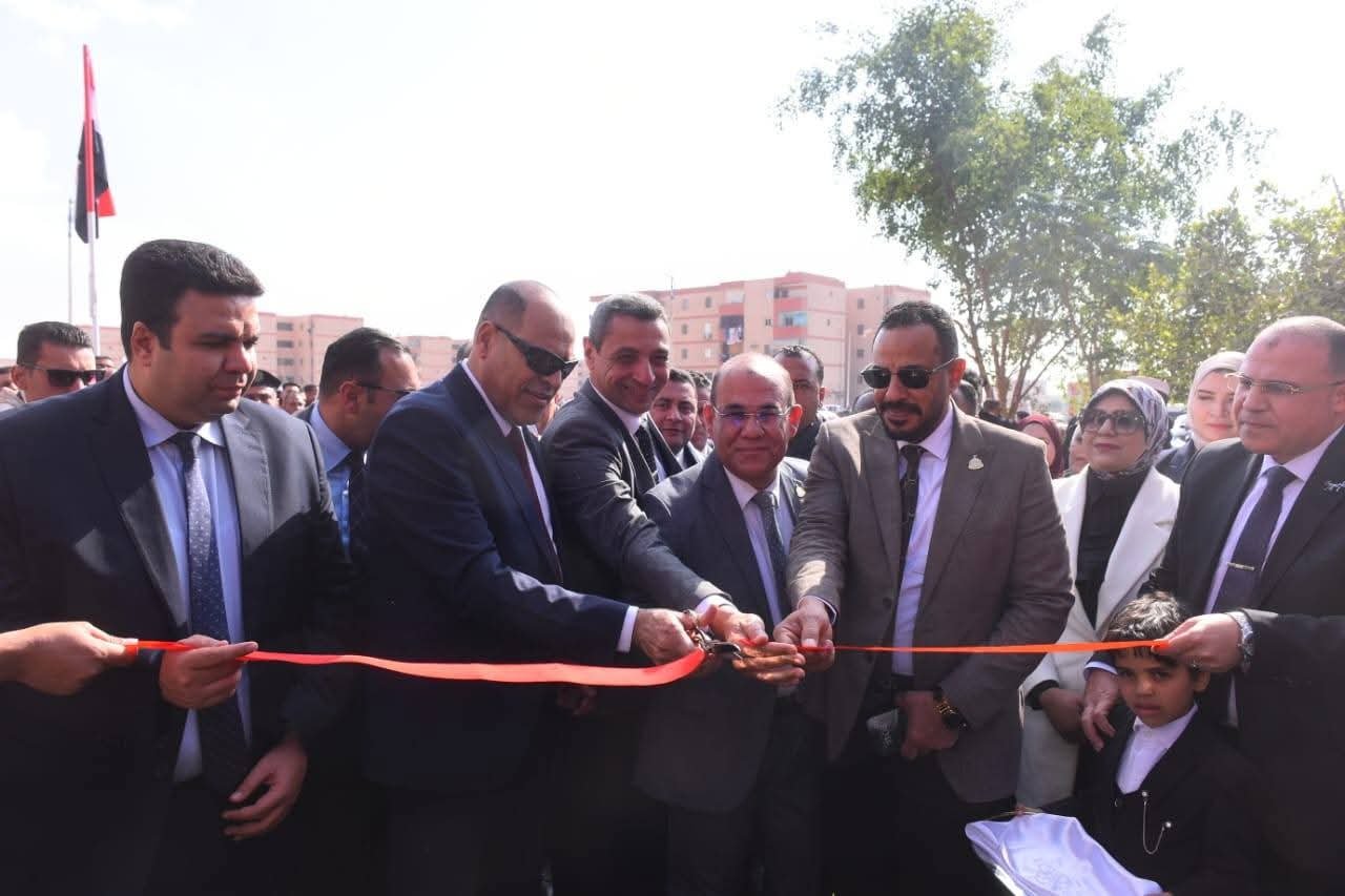 وزير العمل ومحافظ السويس يفتتحان ملتقى توظيفي ويوفر 1700 فرصة عمل لشباب المحافظة