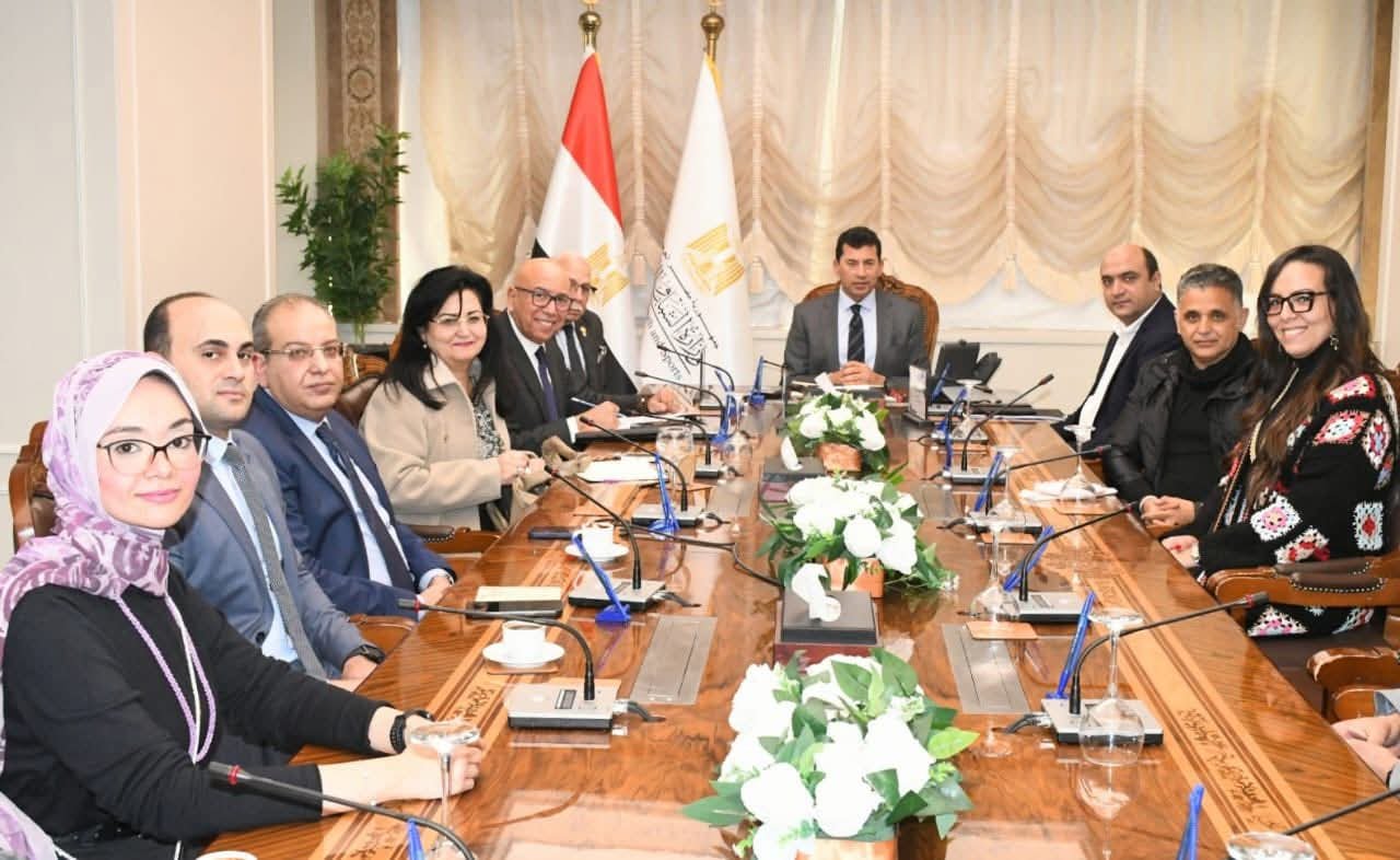 وزير الشباب والرياضة يطلع علي آخر التفاصيل الخاصة بالبرنامج