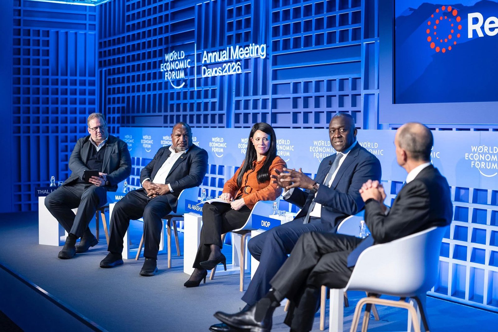 المشاط خلال مشاركتها في جلسة نقاشية حول "مستقبل الاقتصادات الناشئة" خلال فعاليات منتدى "دافوس" الاقتصادي العالمي