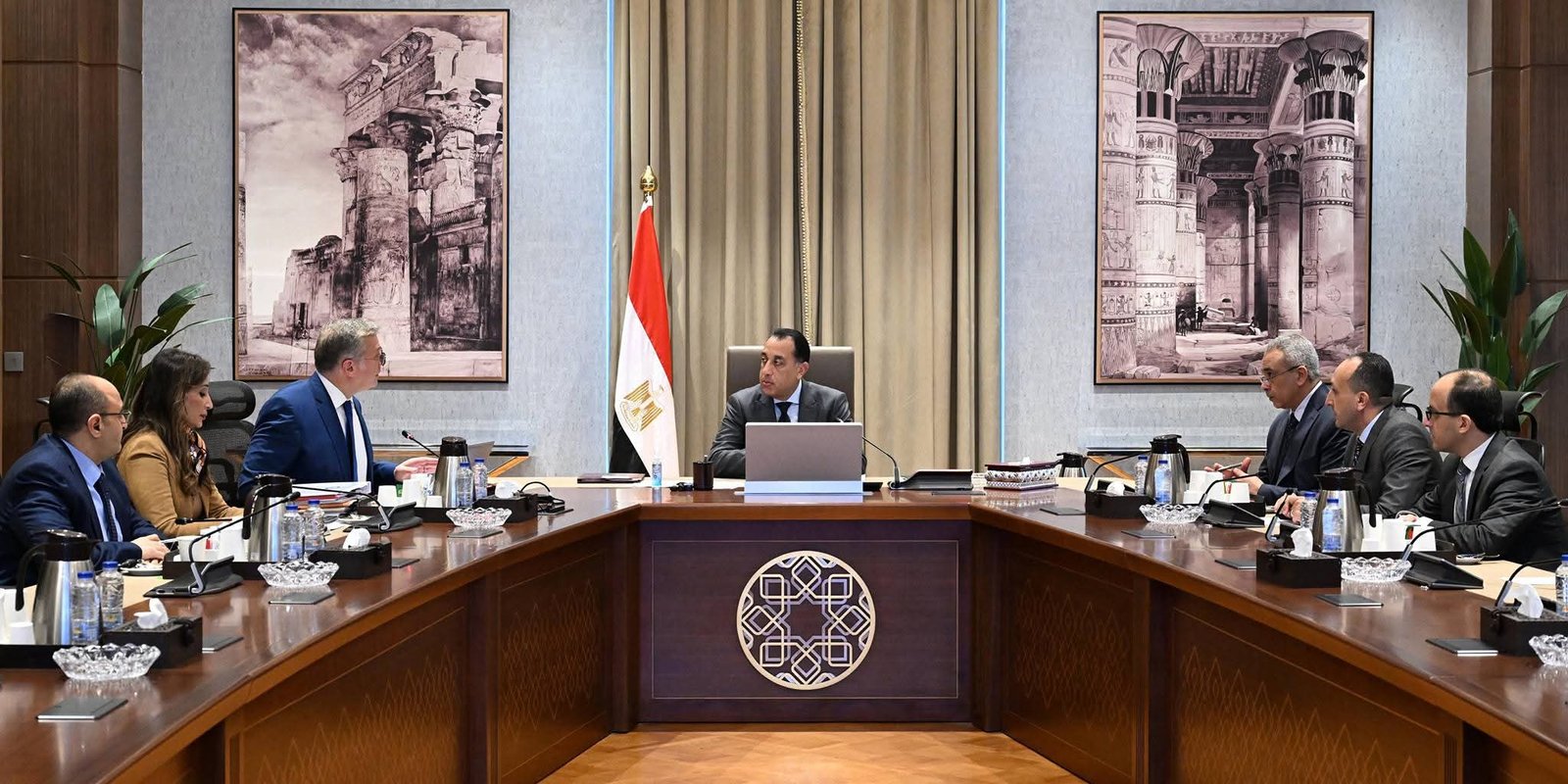 رئيس الوزراء يتابع مع وزير البترول عددًا من ملفات العمل