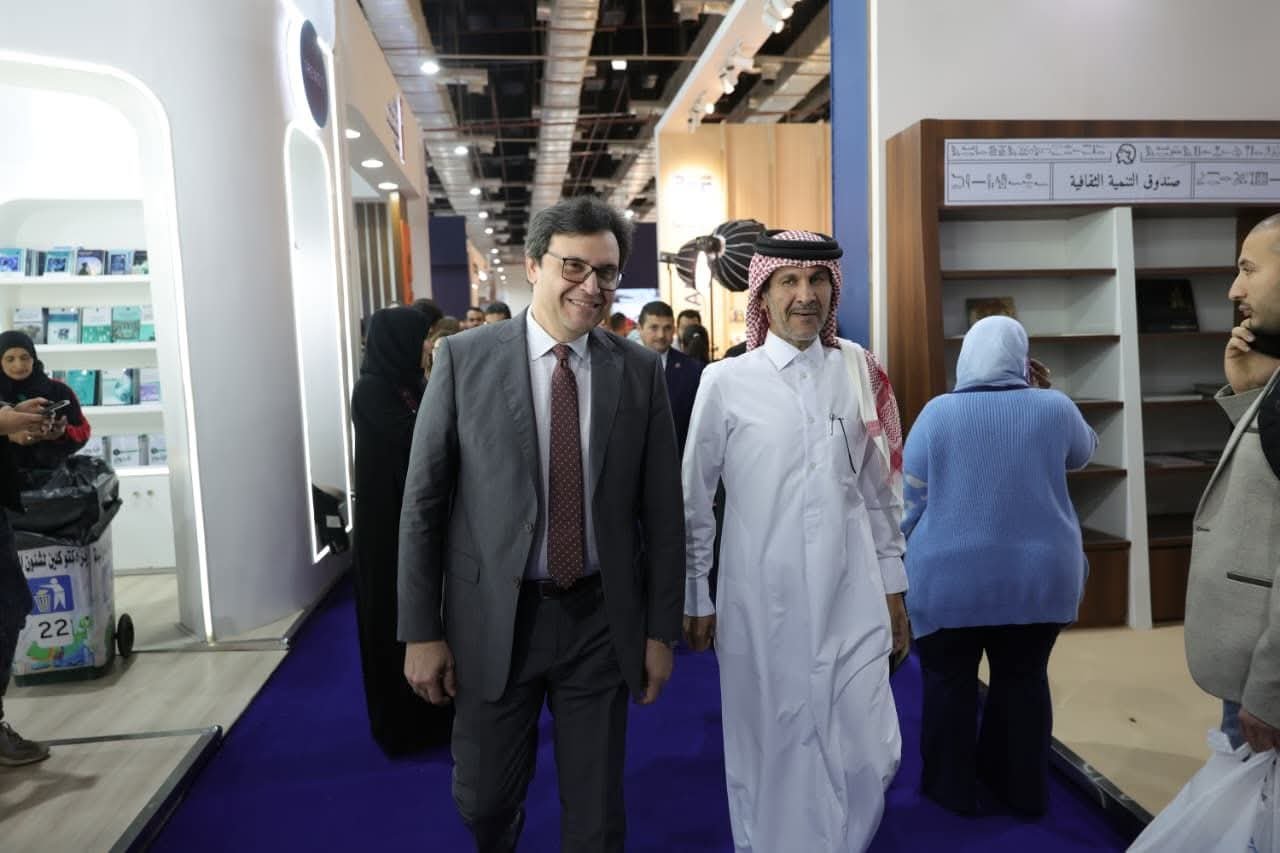 وزير الثقافة يصطحب السفير القطري في جولة تفقدية بمعرض القاهرة الدولي للكتاب 57 