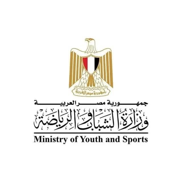الفريق الطبي لوزارة الشباب والرياضة ينقذ حياة ولي أمر خلال إجراء كشف طبي