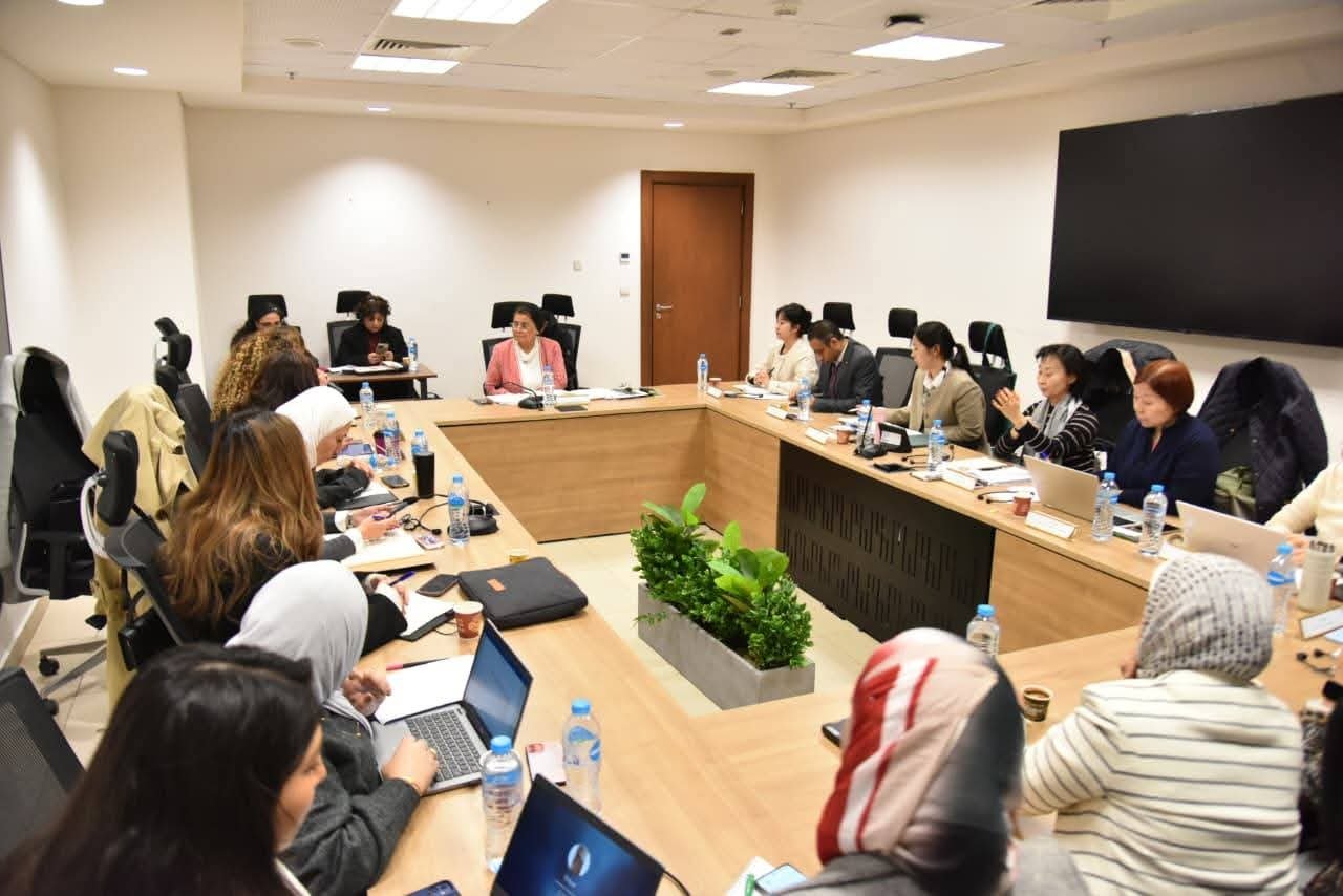 نائب وزير الصحة تبحث تطوير المرحلة الثانية من مشروع «مركز الخدمة المجمعة» لدعم النساء والفتيات