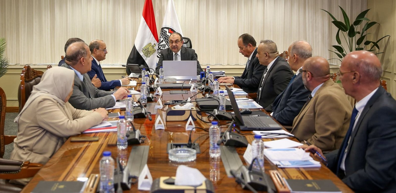 وزير قطاع الأعمال يتابع الموقف التنفيذي لمشروع إنتاج حبيبات وأقراص الكلور بشركة مصر لصناعة الكيماويات بالشراكة مع القطاع الخاص 1 وزير قطاع الأعمال يتابع الموقف التنفيذي لمشروع إنتاج حبيبات وأقراص الكلور بشركة مصر لصناعة الكيماويات بالشراكة مع القطاع الخاص