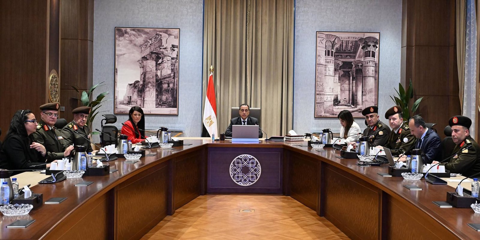 رئيس الوزراء يتابع موقف المشروعات الجاري تنفيذها من خلال الهيئة الهندسية للقوات المسلحة 