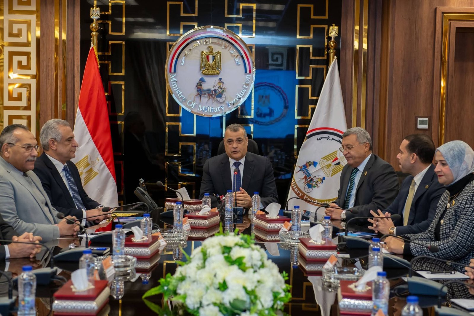 وزير الدولة للإنتاج الحربي يستقبل وفد لجنة الطاقة والبيئة بمجلس الشيوخ