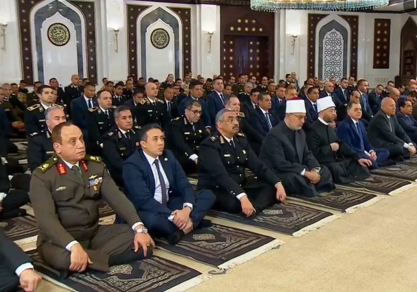 وزيرا الأوقاف والداخلية ومفتي الجمهورية ومحافظ القاهرة يشهدون صلاة الجمعة بمسجد الشرطة بالقاهرة الجديدة 