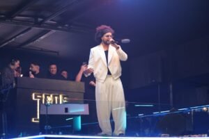 عبد الفتاح الجريني يشعل أجواء الزمالك في حفل "كامل العدد" (صور) 1 عبد الفتاح الجريني يشعل أجواء الزمالك في حفل "كامل العدد" (صور)