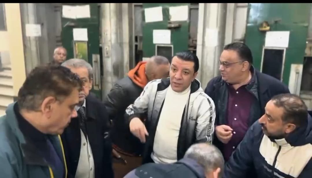 مصطفى كامل يودع أعضاء نقابة الموسيقيين وأصحاب المعاشات قبل سفرهم للعمرة ويقر منحة 5 آلاف جنيه