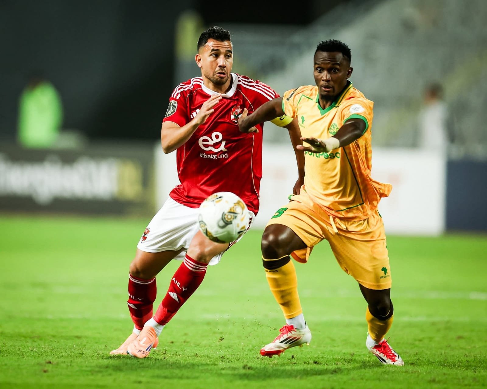 الأهلي نجح في المهمة وتربع على القمة