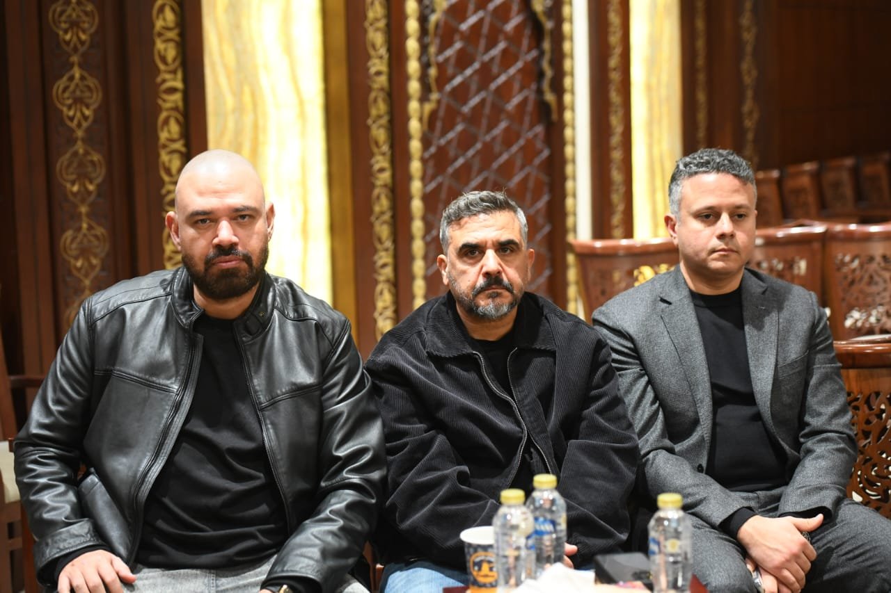 خالد تاج الدين ووليد سعد ووسام عبد المنعم في عزاء والد الموزع أحمد إبراهيم