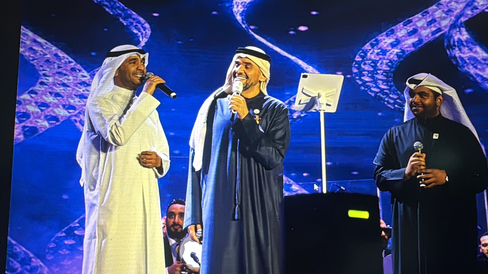 حسين الجسمي يتوّج ليلة موسيقية عالمية بروح الأخوّة والفن باحتفالية «الإمارات والكويت إخوة للأبد»
