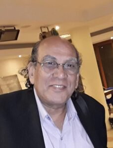 بعد أيام من زفاف ابنته.. منير مكرم يحتفل بخطوبة نجله في أجواء عائلية 1 بعد أيام من زفاف ابنته.. منير مكرم يحتفل بخطوبة نجله في أجواء عائلية