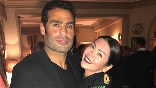 زوج لقاء الخميسي يعتذر لها على الهواء بعد أزمة زواجه "فيديو"