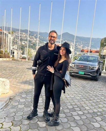 كريم فهمي يحتفل بعيد ميلاد زوجته بكلمات مؤثرة : كل سنة وإنت دايما الأحلى والأجمل