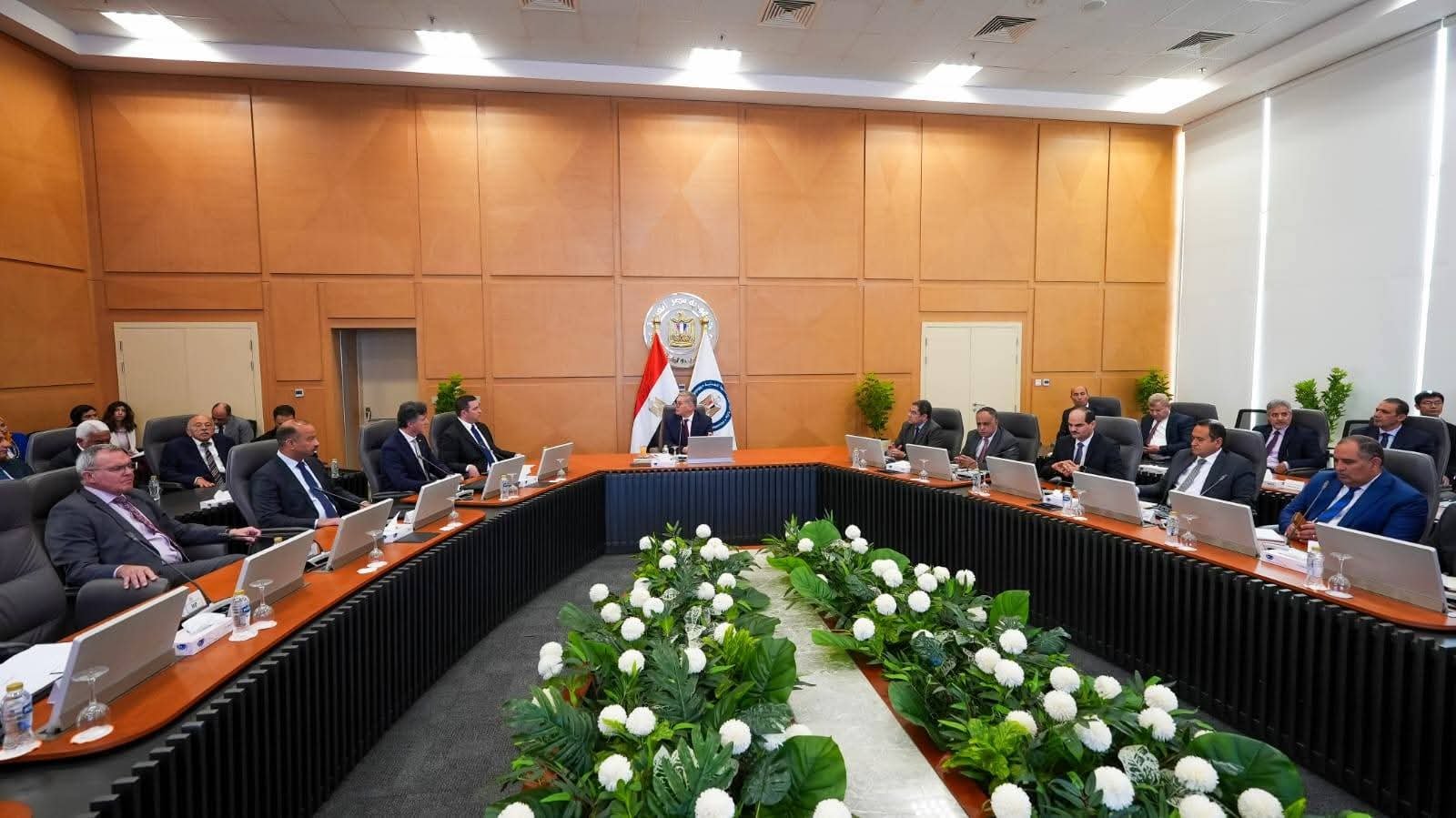 بدوي يناقش مع الشركات العالمية خطة تعزيز الإنتاج والإجراءات التحفيزية للاستثمار