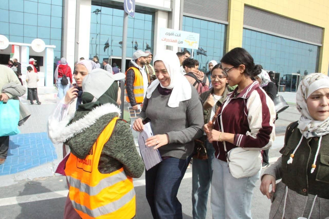 إقبال كبير من الشباب على أنشطة صندوق مكافحة الإدمان بمعرض القاهرة الدولي للكتاب 