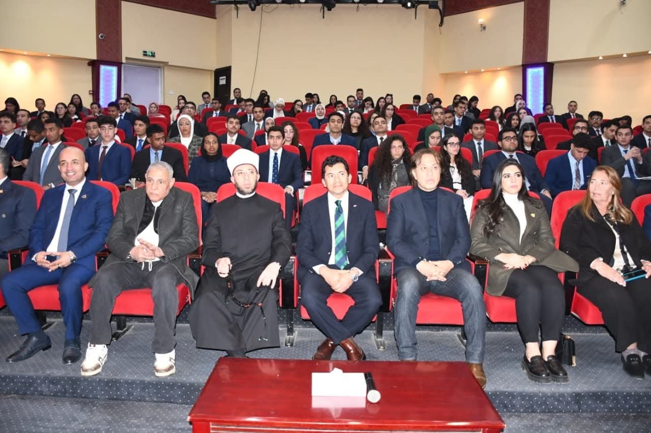 بحضور وزير الشباب والرياضة .. وزير الأوقاف يلقي محاضرة عن «تجديد الخطاب الديني» ضمن برنامج الدبلوماسية الشبابية بالمركز الأولمبي بالمعادي