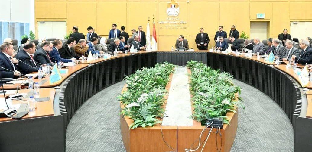 وزير الإسكان يلتقي بأعضاء مجلسي النواب والشيوخ لبحث مطالب المواطنين بدوائرهم الانتخابية ومناقشة أهم الملفات