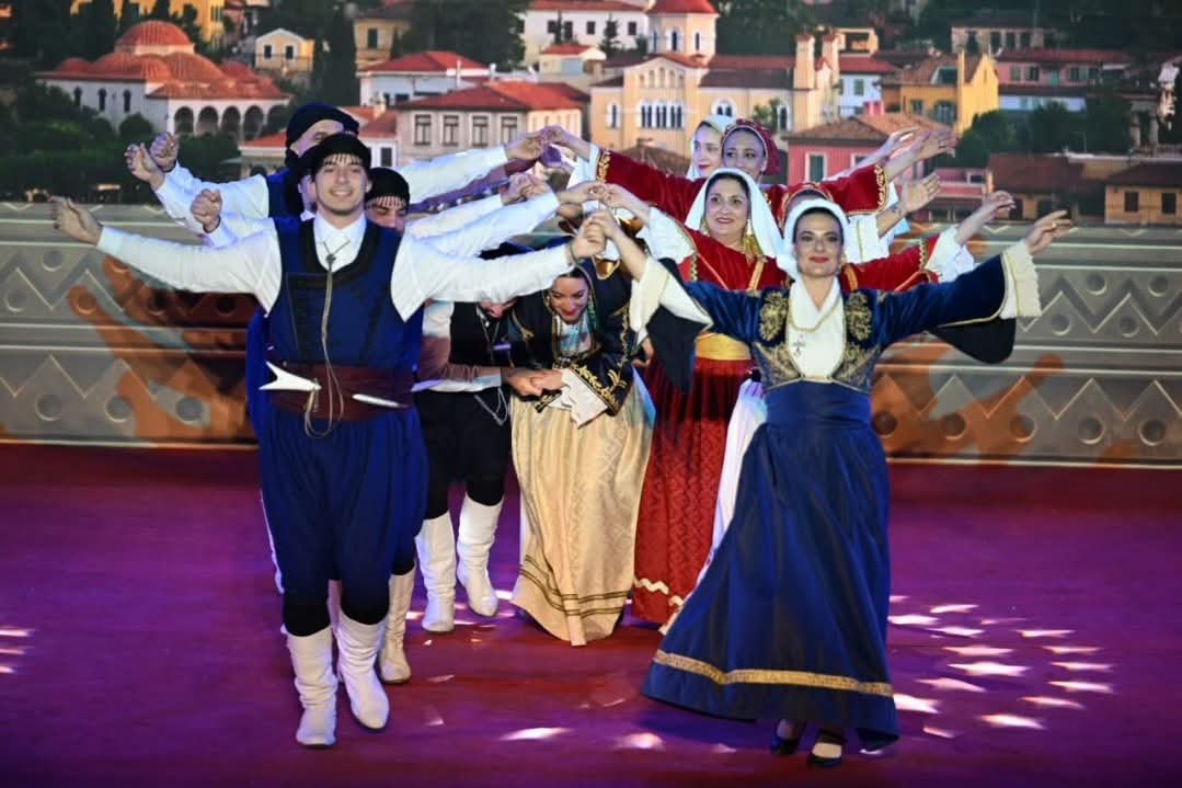 وزير الثقافة ومحافظ أسوان يفتتحان الدورة الثالثة عشرة لمهرجان أسوان الدولي للثقافة والفنون