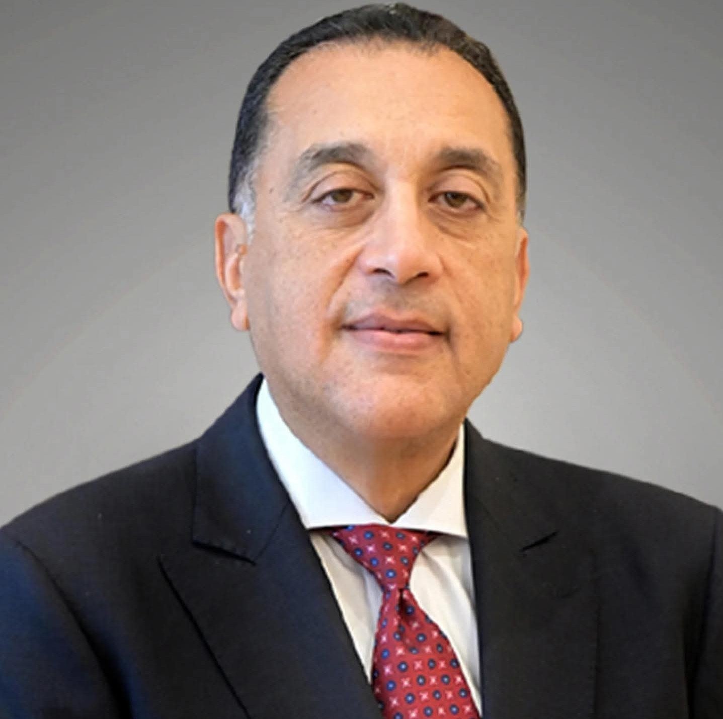 مفتي الجمهورية يهنئ الحكومة الجديدة بثقة السيد رئيس الجمهورية متمنيًا لهم التوفيق في خدمة الوطن