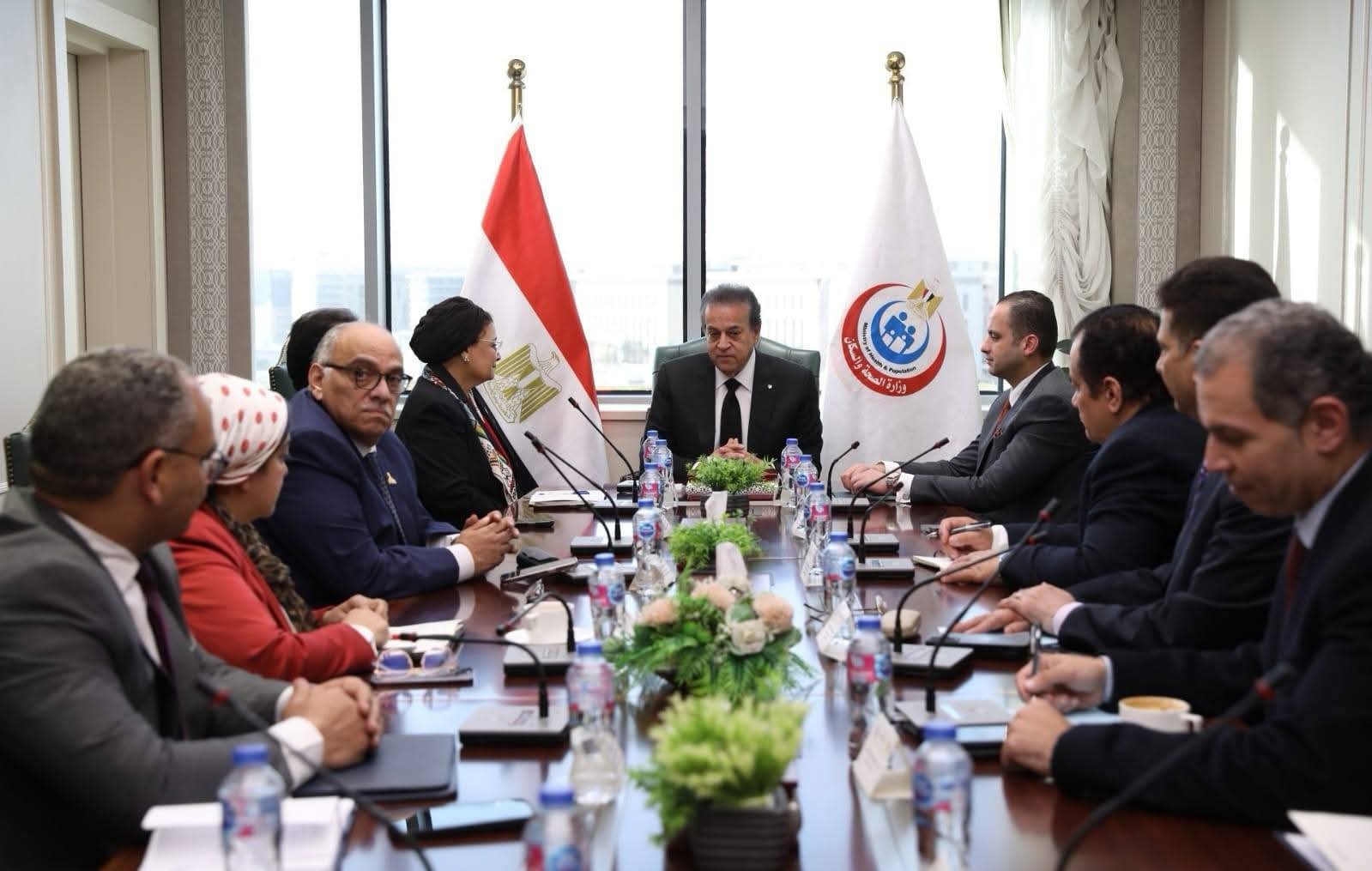 الدكتور خالد عبد الغفار يجتمع بقيادات «الصحة» في أول يوم عمل بعد تجديد الثقة الرئاسية