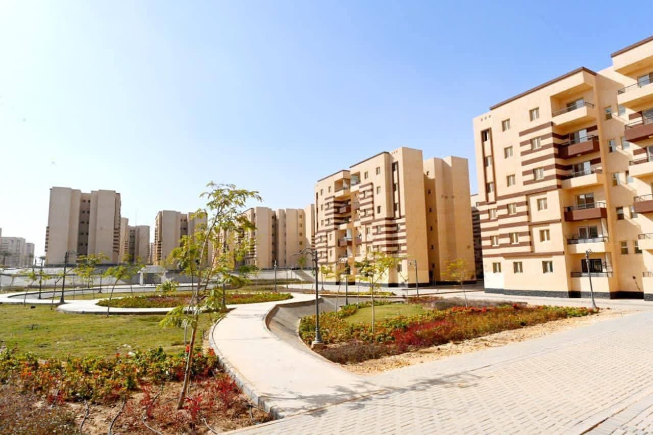 وزيرة الإسكان تتفقد وحدات المبادرة الرئاسية "سكن لكل المصريين" وتتابع أعمال المرافق بمدينة حدائق العاصمة