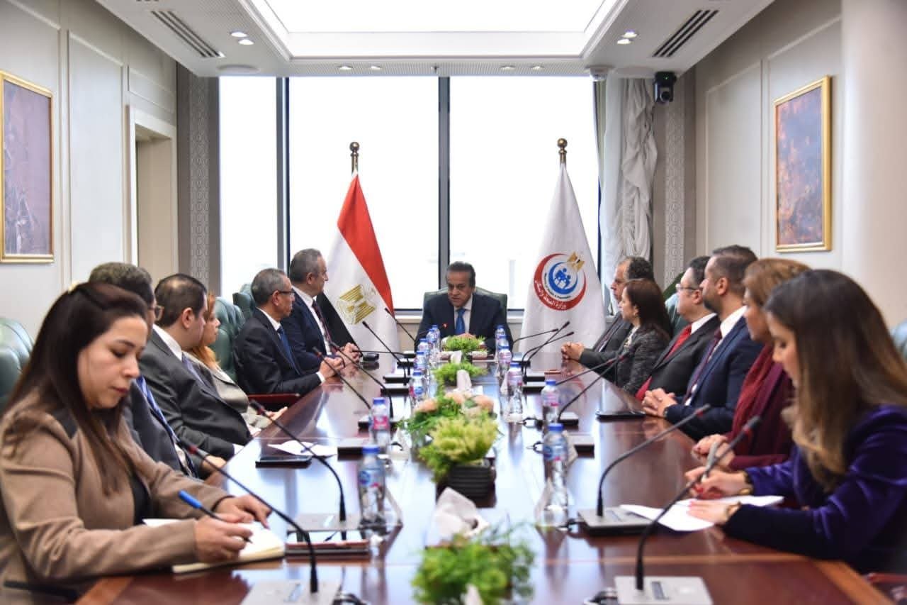 وزير الصحة يكرم فرق القوافل الطبية وممثلي الخارجية المشاركين في دعم الأشقاء 2 وزير الصحة يكرم فرق القوافل الطبية وممثلي الخارجية المشاركين في دعم الأشقاء