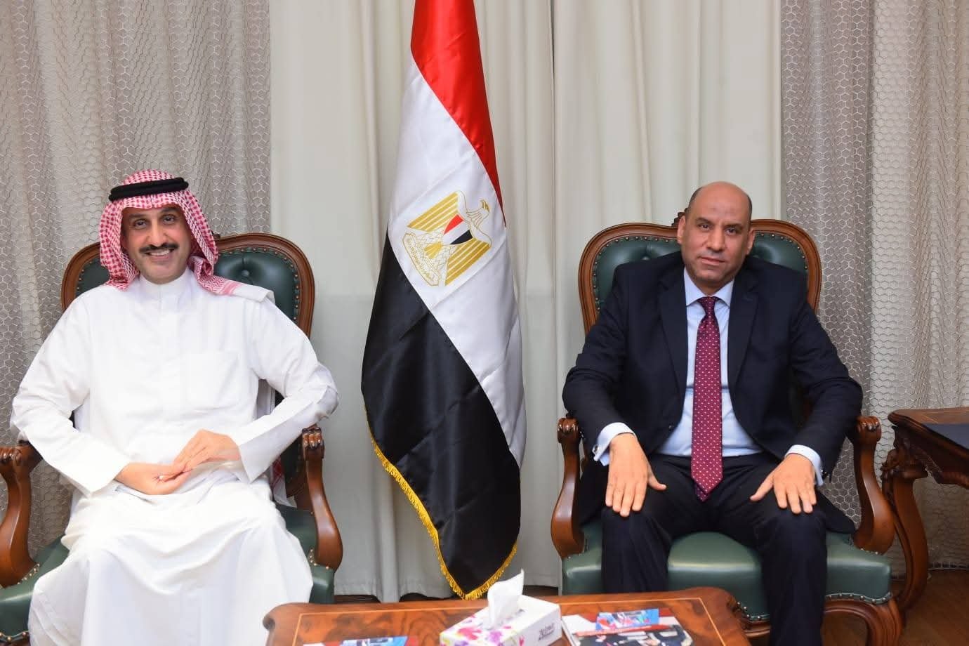 المطيري يهنئ رداد على ثقة القيادة السياسية وتكليفه بحقيبة وزارة العمل