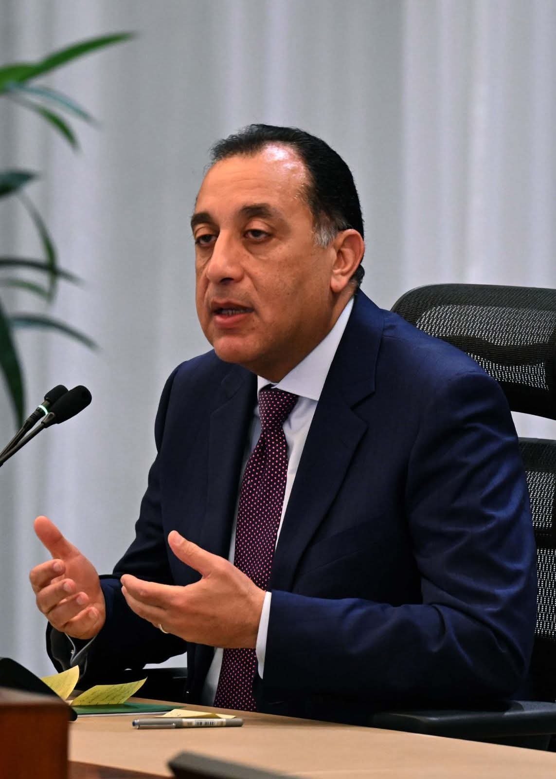 مدبولي يستعرض تقريراً مفصلا حول الموقف التنفيذي لمبادرة رئيس الجمهورية لإنهاء قوائم الانتظار للعمليات الجراحية