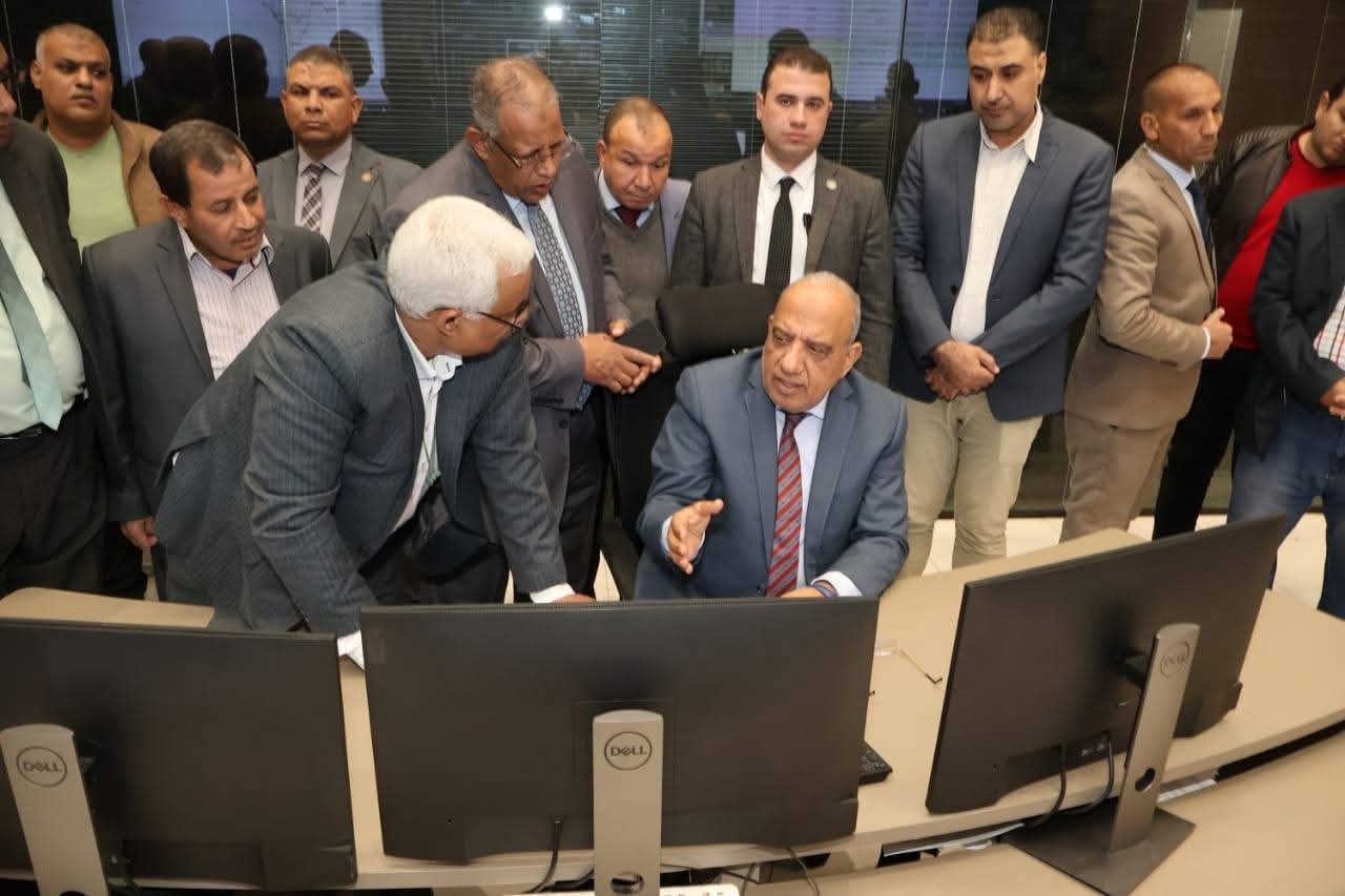 عصمت يتفقد المركز القومي للتحكم في الطاقة ويتابع سير العمل وجودة التغذية الكهربائية خلال شهر رمضان