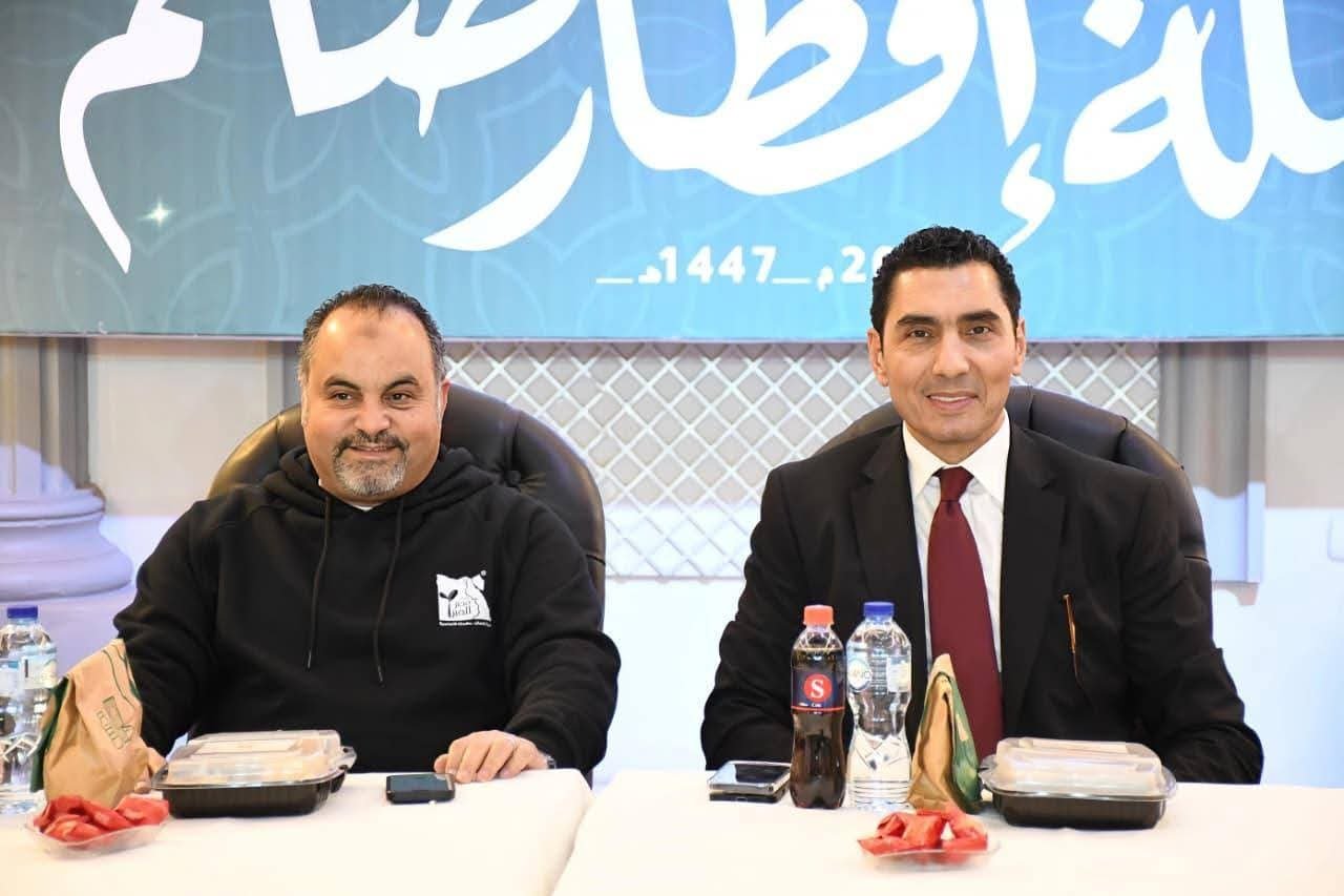 وزير الشباب والرياضة يشارك الصائمين الإفطار بإحدى الخيم الرمضانية لـ مؤسسة مصر الخير" 