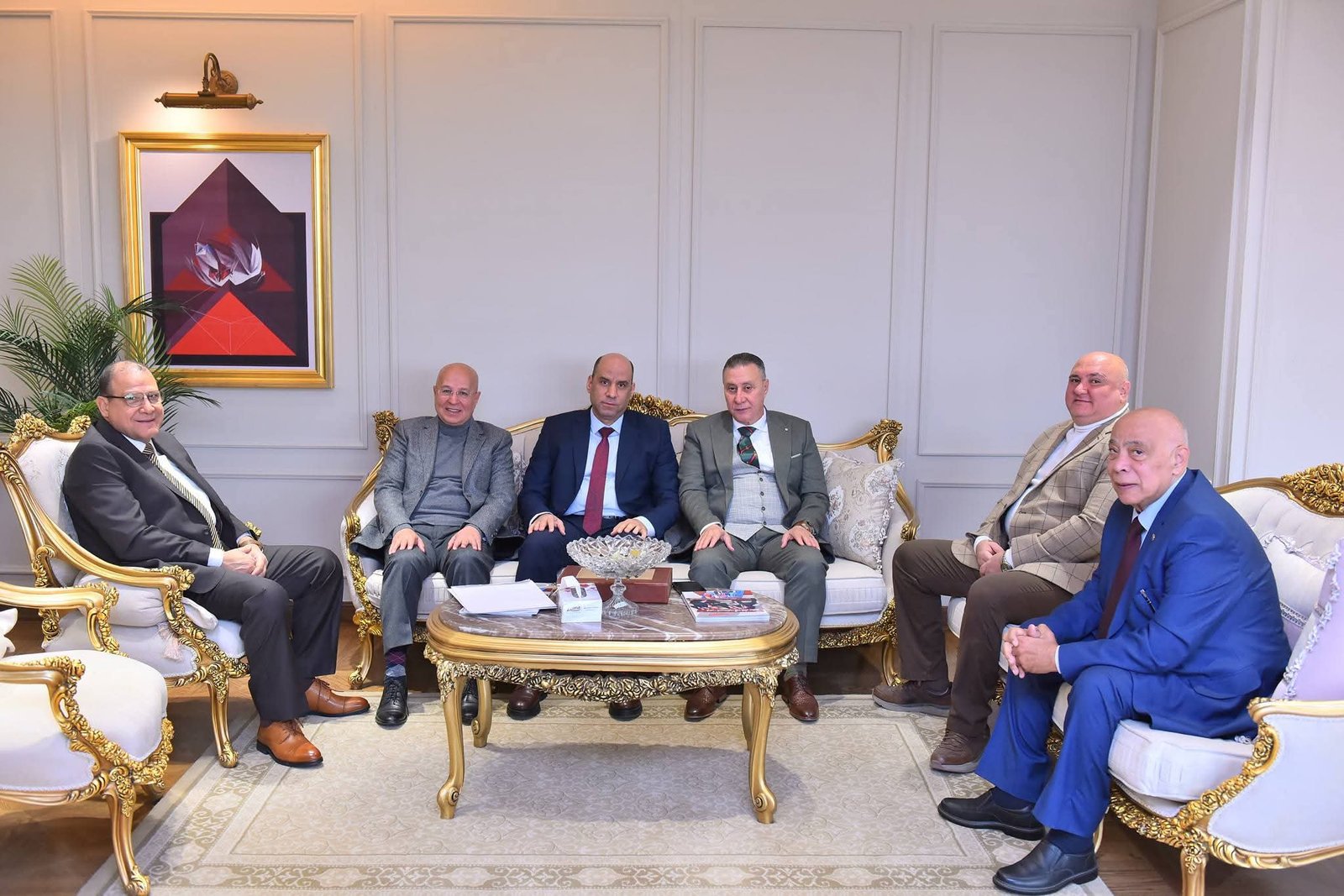 وزير العمل يؤكد على ترسّيخ مبادئ الحوار الاجتماعي مع ممثلي النقابات العمالية 2 وزير العمل يؤكد على ترسّيخ مبادئ الحوار الاجتماعي مع ممثلي النقابات العمالية