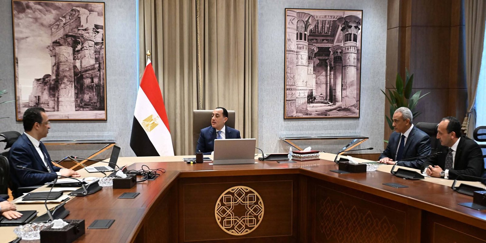 رئيس الوزراء يستعرض محاور عمل وزارة الاتصالات خلال الفترة المقبلة