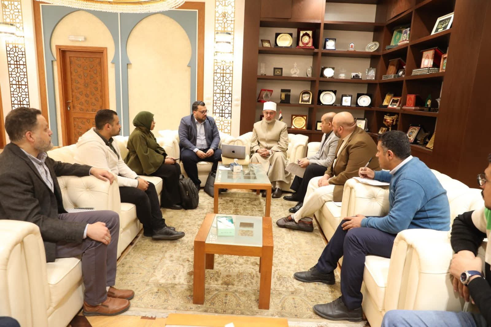 مفتي الجمهورية يبحث مع أساتذة جامعة النيل آليات تنفيذ مشروع "نموذج الفتوى الذكي" لتعزيز توظيف الذكاء الاصطناعي في الإفتاء
