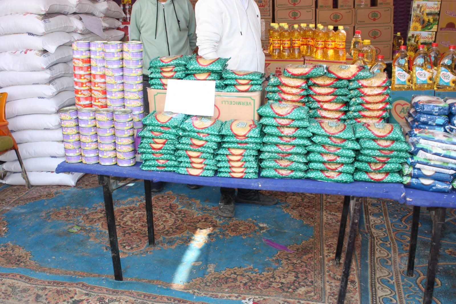 محافظ بني سويف يتفقد انتظام العمل في معارض "أهلاً رمضان" لتوفير السلع الأساسية بأسعار مخفضة