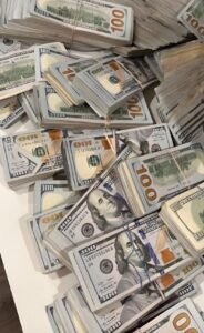 الدولار يواصل الارتفاع أمام الجنيه ويقترب من 48 جنيهًا رغم زيادة تحويلات المصريين بالخارج