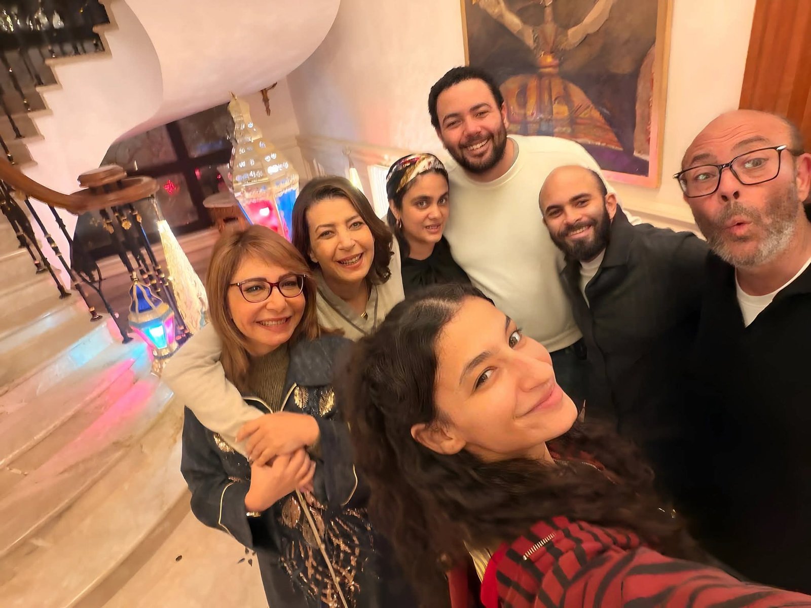 منال سلامة تشارك أجواءً عائلية رمضانية برفقة نجوم الإعلام: شكرًا على العزومة الحلوة