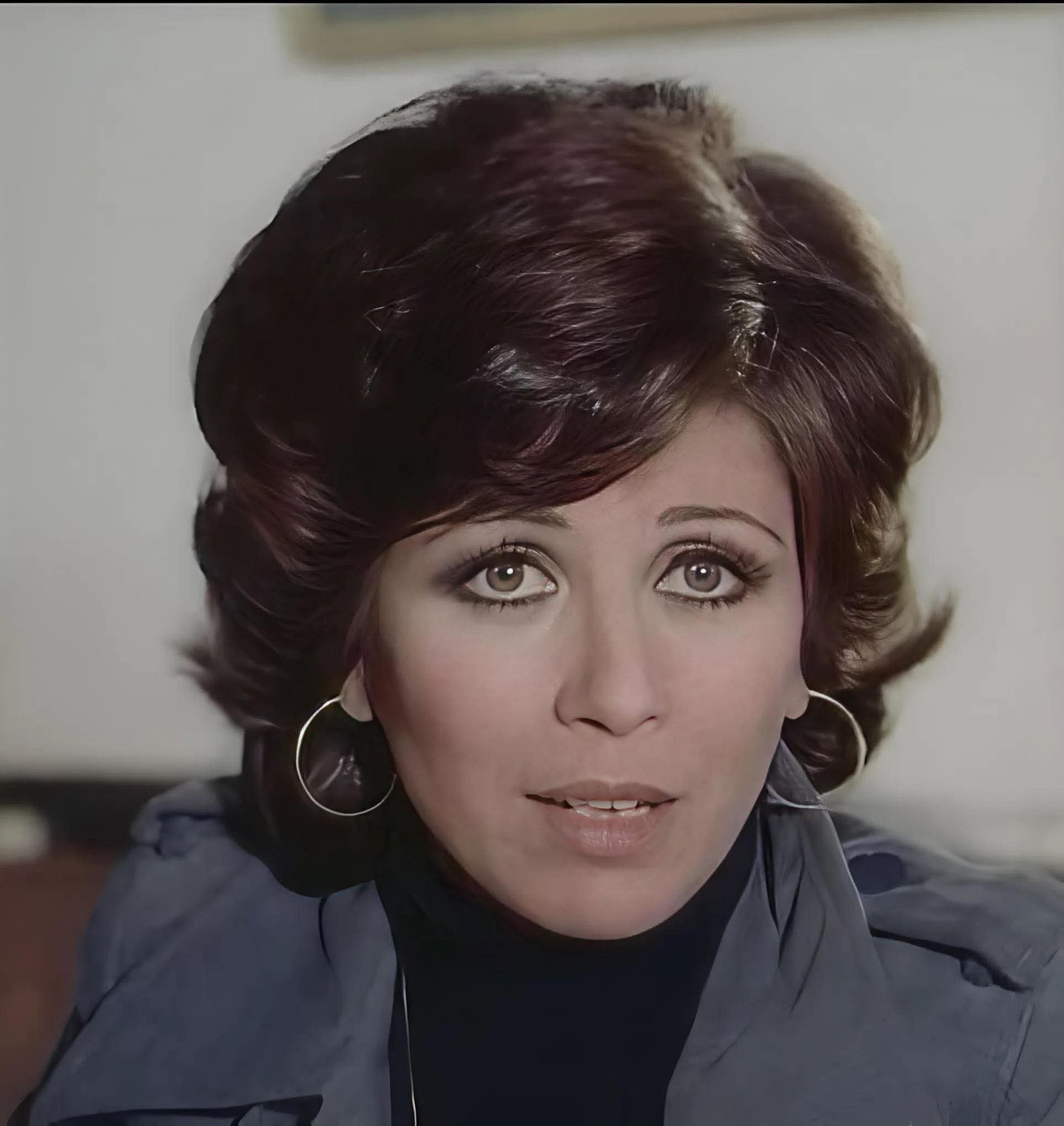 تخفيف حبس نجل منى جبر إلى 24 ساعة في واقعة التعدي داخل كمبوند بأكتوبر 5 تخفيف حبس نجل منى جبر إلى 24 ساعة في واقعة التعدي داخل كمبوند بأكتوبر