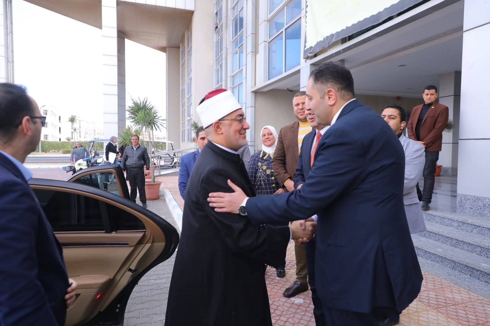 محافظ دمياط يستقبل مفتى الديار المصرية ورئيس جامعة الأزهر بجامعة دمياط 6 محافظ دمياط يستقبل مفتى الديار المصرية ورئيس جامعة الأزهر بجامعة دمياط