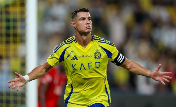 رونالدو : السعودية بمثابة وطني الثاني … وعدنا الي مركزنا الطبيعي في صدارة الدوري 4 رونالدو : السعودية بمثابة وطني الثاني … وعدنا الي مركزنا الطبيعي في صدارة الدوري