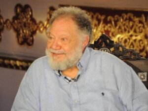 تكريم دكتور يحيى الفخرانى بـ جائزة الاستحقاق الكبرى