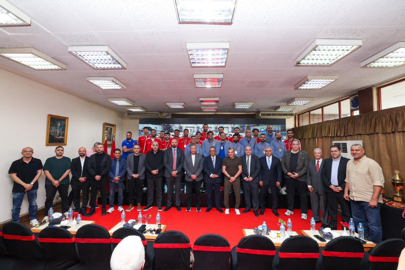 اتحاد السلة يسلم النادي الأهلي كأس دوري المرتبط