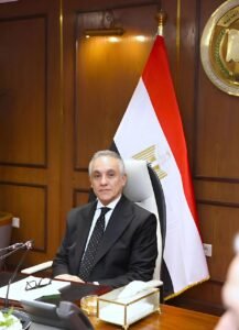 وزير العدل يتصدر المشهد بقصة إنسانية مؤثرة من منصة القضاء