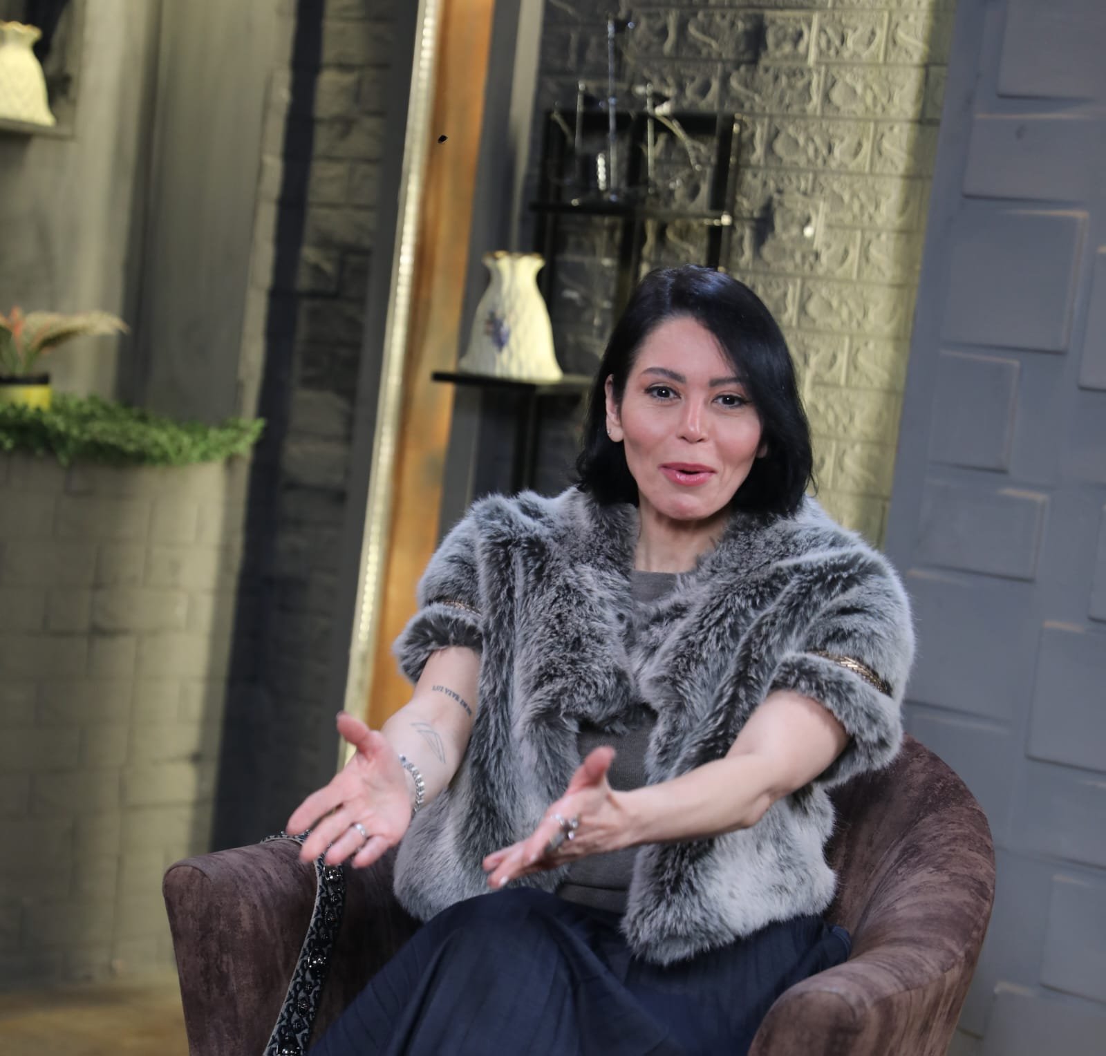 انهيار وطلب الطلاق.. لقاء الخميسي تكشف مفاجأة: شخصية شهيرة تعمدت إبلاغي بزواج عبد المنصف