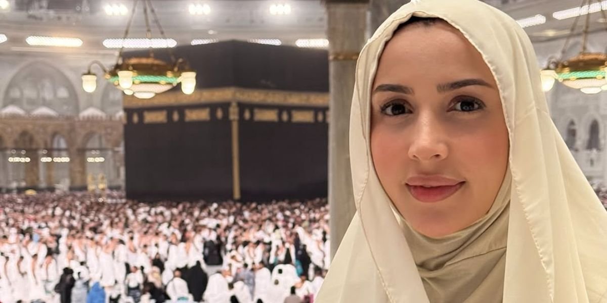 جنات تؤدي مناسك العمرة... صور